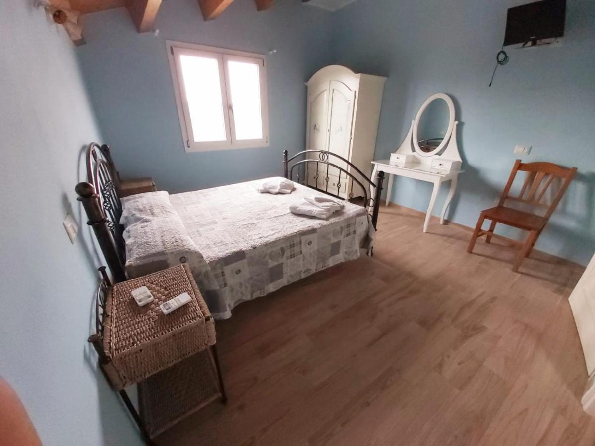 B&B Il Cenerino SantʼAntìoco Eksteriør bilde